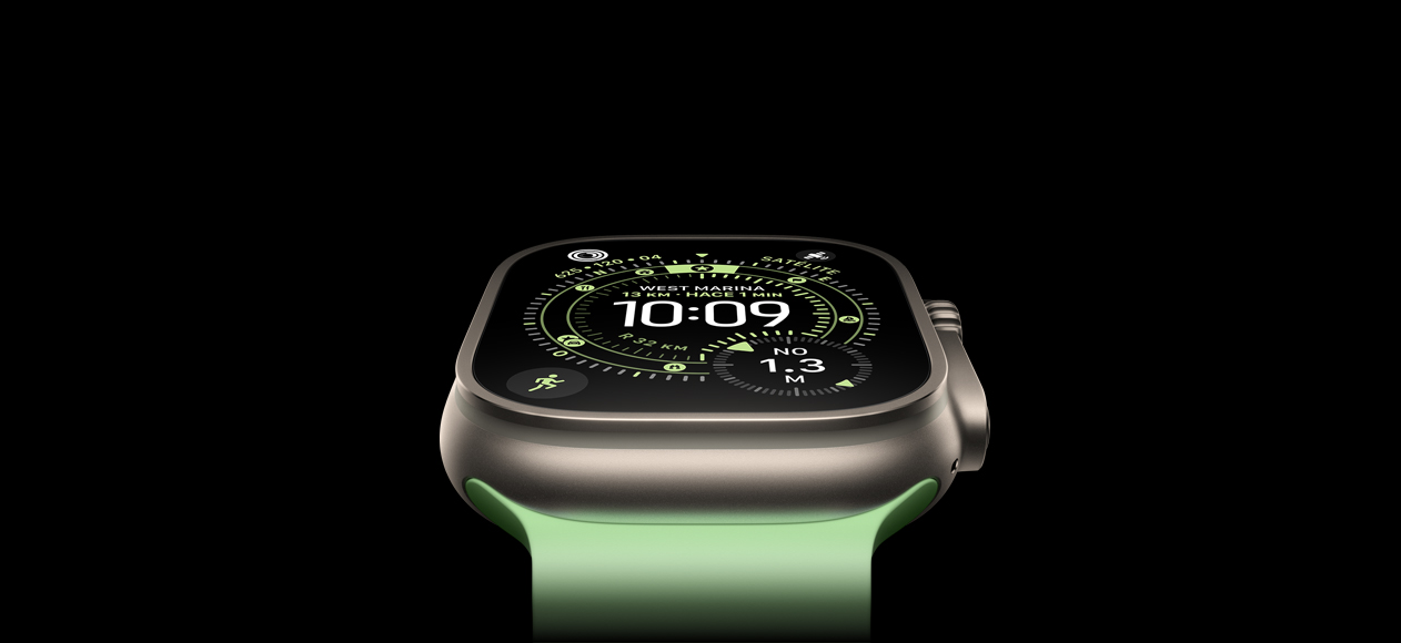 Apple Watch Ultra 3, caja de titanio natural, brújula en la carátula Orientación, correa Ocean verde neón