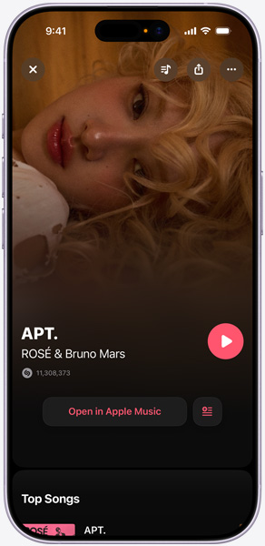 iPhone-scherm met ‘APT’ van ROSÉ en Bruno Mars, wat aangeeft dat Shazam het nummer heeft herkend